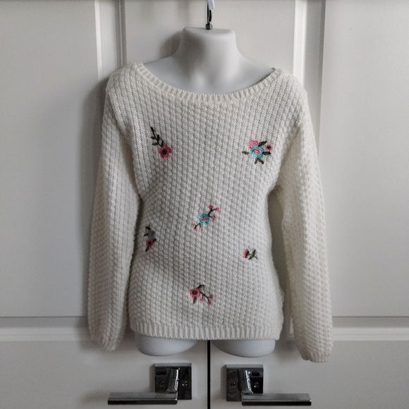 Cream Sweater - Picture 4 of 5